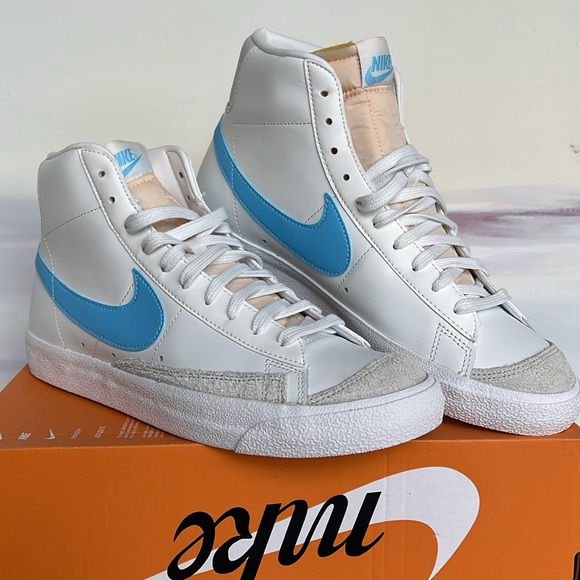 Nike Men’s BLAZER MID '77 VNTG

Style BQ6806-126 Sneakers - Picture 5 of 16